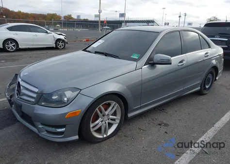 2013 Mercedes-Benz C 300 Luxury 4Matic/Sport 4Matic from USA, damaged, VIN WDDGF8ABXDA775911